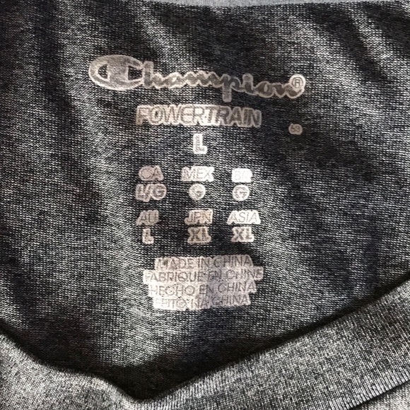 Champion T-shirt - Picture 3 of 3